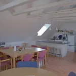 宏迪戈尔德住宿加早餐酒店 2*