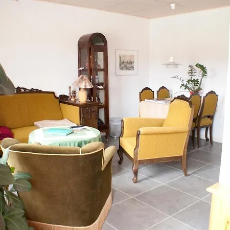 宏迪戈尔德住宿加早餐酒店 Dronninglund