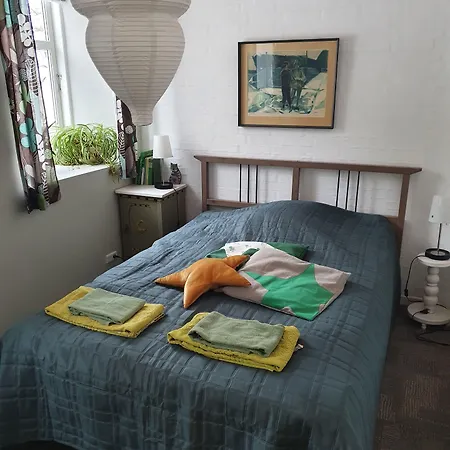 宏迪戈尔德住宿加早餐酒店 2* Dronninglund